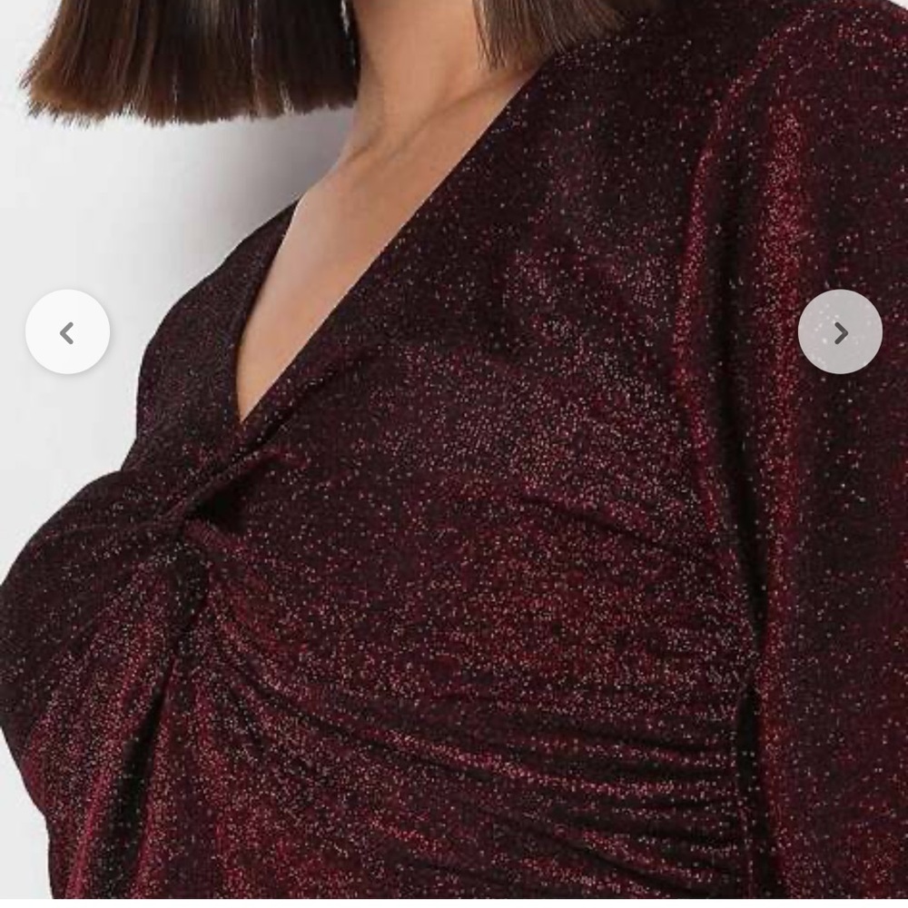 REDUCED🎈NWT Size Large Madison & Hudson Elegant Burgundy V-Neck Top - Picture 2 of 10